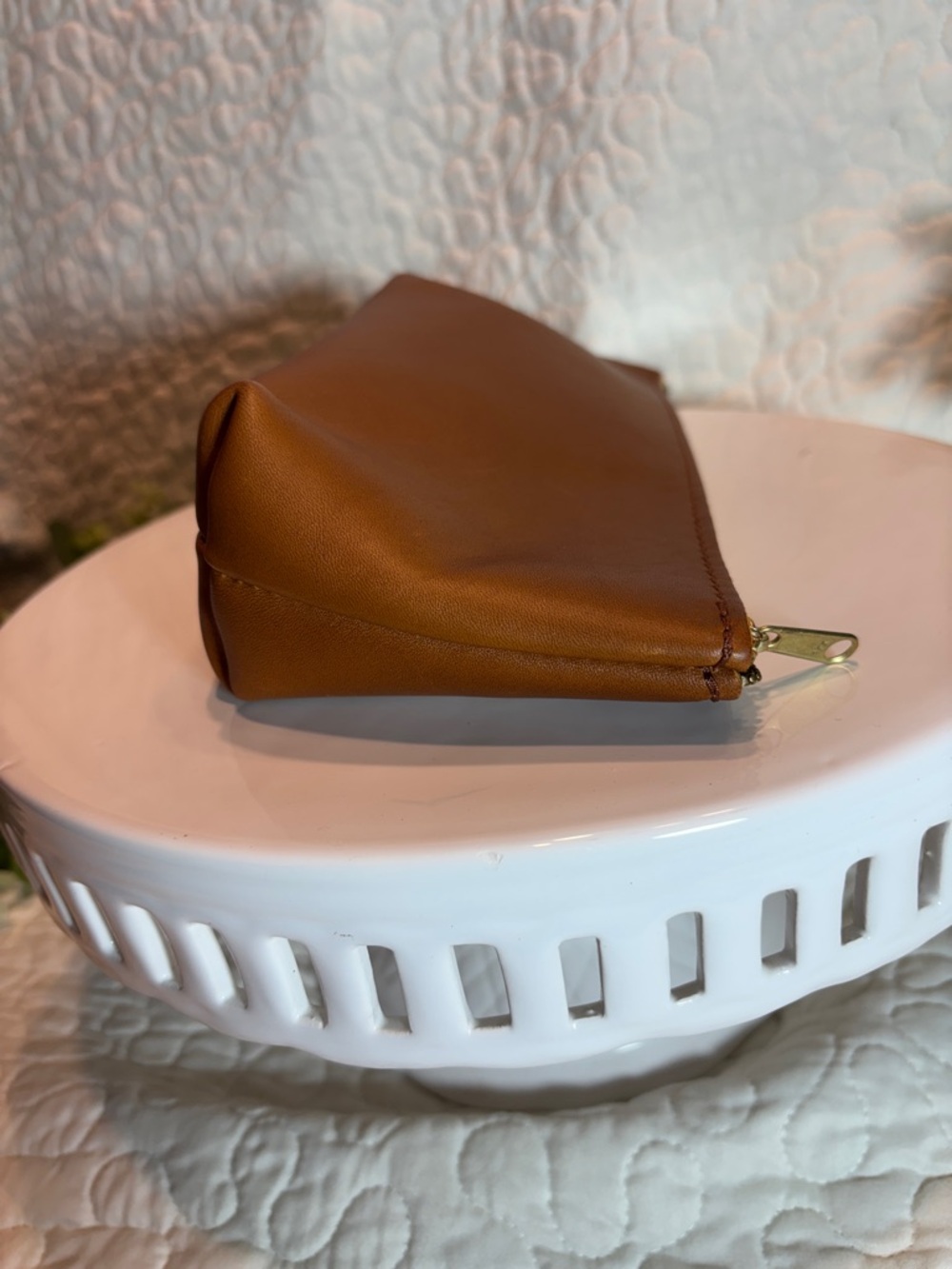 Portland Leather Cognac Brown Leather Cosmetic Bag. - Picture 5 of 8